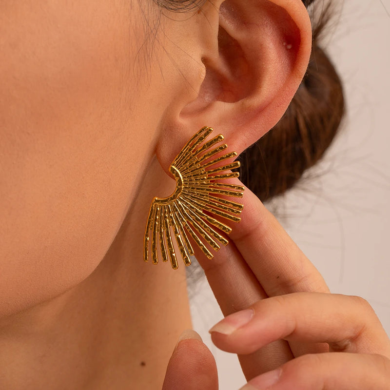 Semicircular Line Earrings